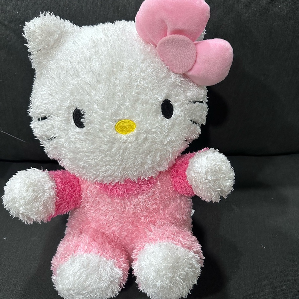 Hello kitty medium plushie